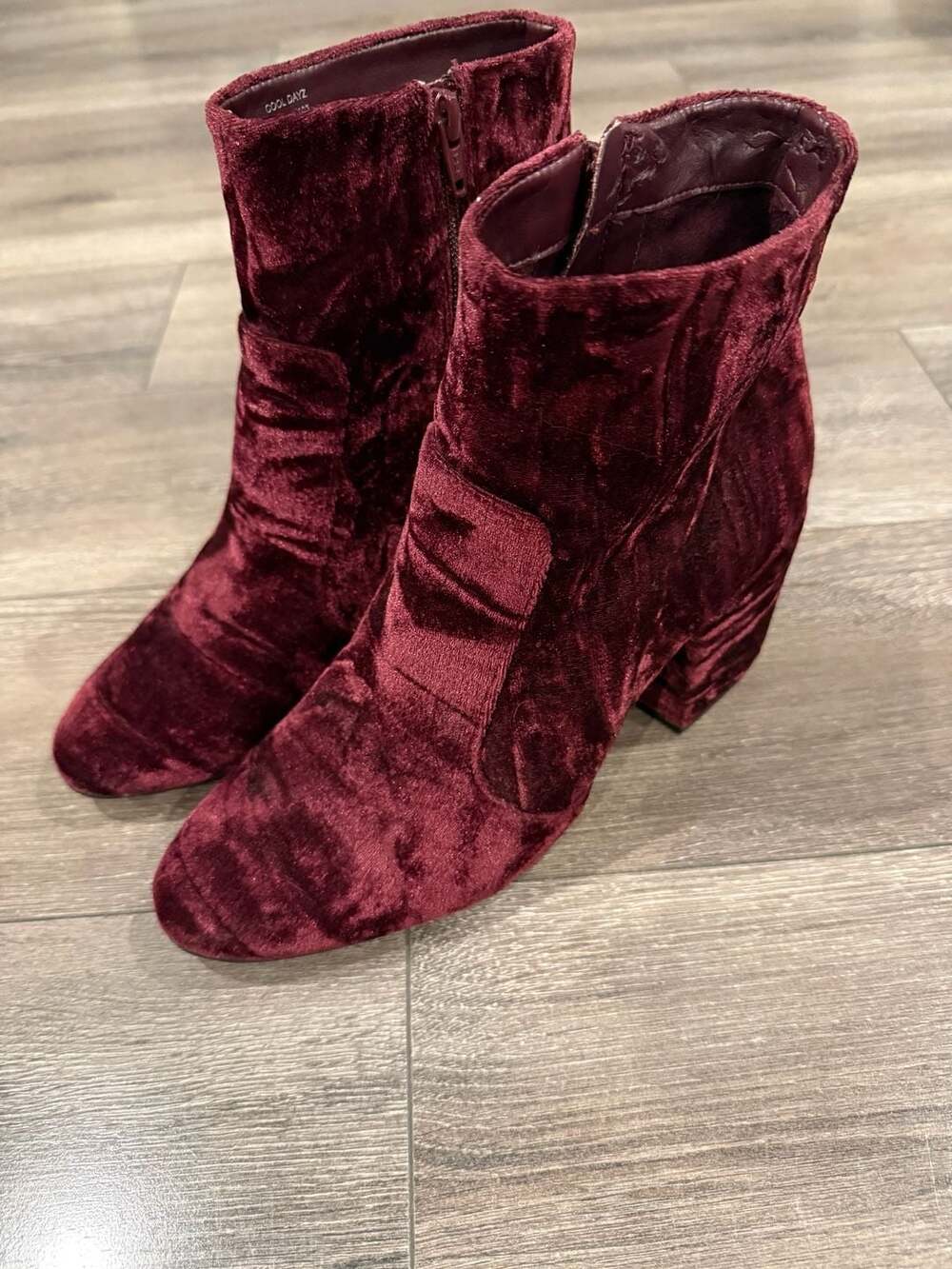 Gianni Bini Ankle Boots Size 9M Burgundy Velvet Block Heel